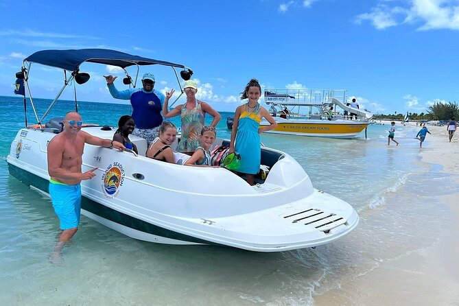 2-Hours Private Charter Tour in Turks and Caicos - Why the eight-person limit matters