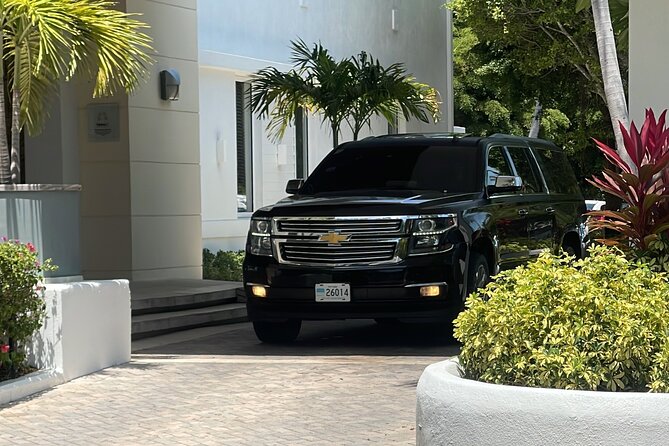 2JAYS VIP Transportation – Airport Private SUV Transfer {one way} - The SUV setup and group size