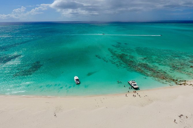 4hour Group Half Day Snorkeling Excursion in Grace Bay - A four-hour boat day from Grace Bay