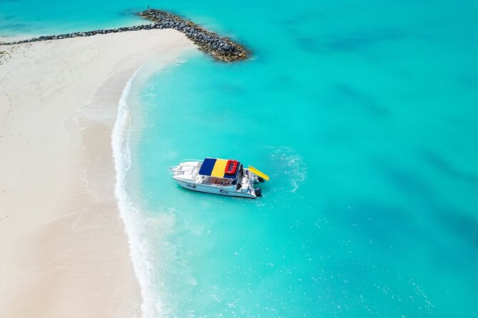 4HR Private Half-day Boat in Gracebay - Shipwrecks, shells, and sandbars