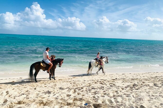 60-Minute Private Horseback Riding Experience in Turks and Caicos - The photoshoot, and how to protect your best memories