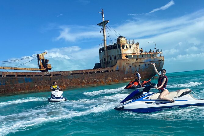 Ghost Shipwreck and Noah’s Ark Tiki Bar Guided Tour - A 30-minute break at Noah’s Ark Beach Club
