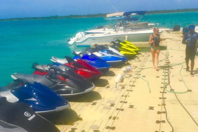 Lunch Seafari to pristine cays, shipwreck and lunch at TIKI BAR - La Famille Express Shipwreck in seven feet of water