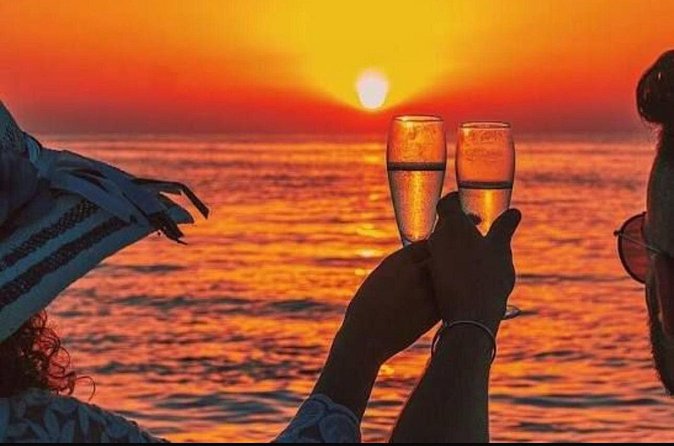 Private 2Hour Champagne Scenic Sunset cruise - Champagne, music, and karaoke on your own schedule