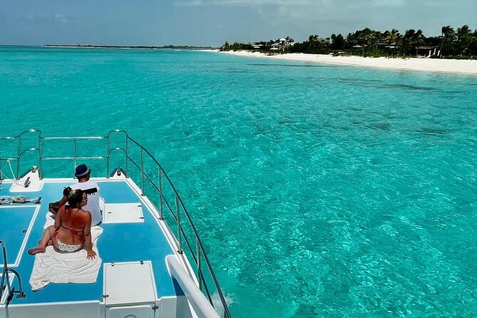 Private 4-Hour Catamaran Tour from Providenciales in Turks and Caicos - Half Moon Bay, the main pause of the trip