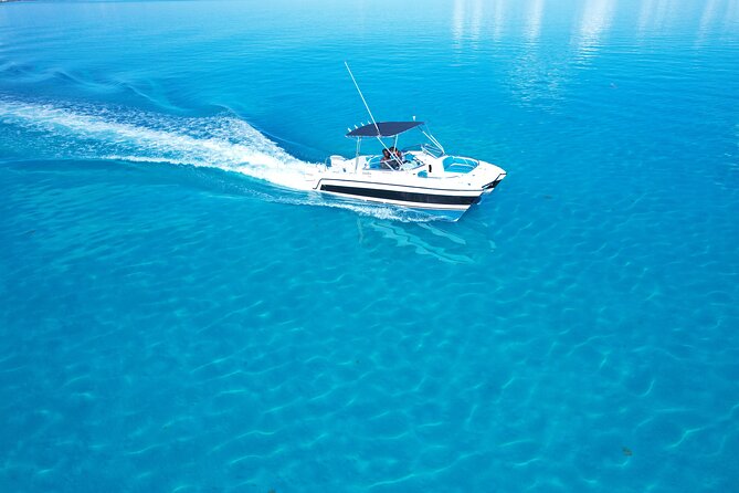 Private Boat Island Hopping & Snorkeling in Turks & Caicos 4Hrs - The crew and the feel of the day