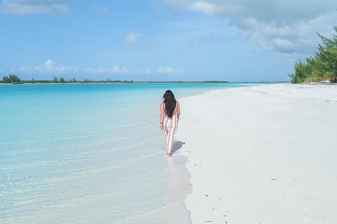 Private Boat Tours to outer islands, snacks drinks- snorkel- cruise! - The crew makes the private format work