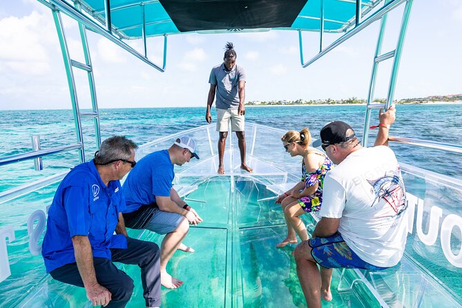 Private Clear Boat experience in Grace Bay - Leaving Turtle Cove Marina for Grace Bay