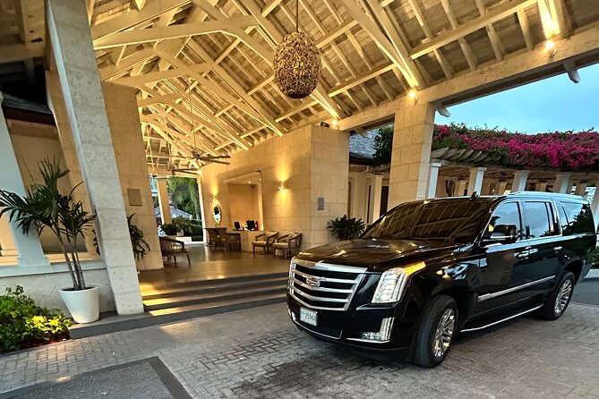 Private Luxury Airport Transportation RoundTrip - What the $290 Group Price Really Buys