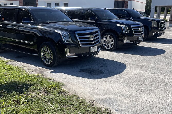 Private Luxury Airport Transportation RoundTrip - Who Gets the Best Value