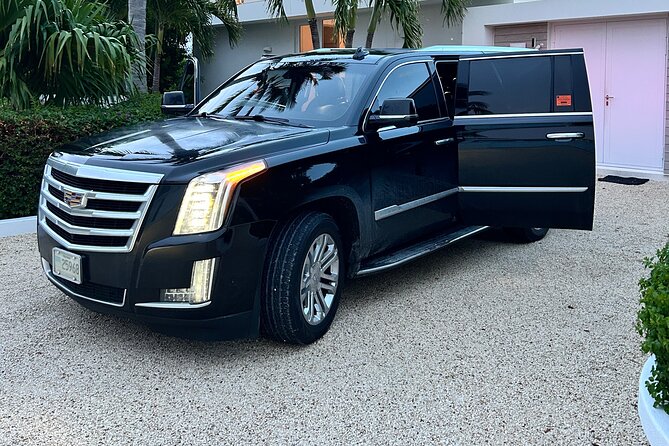 Private Luxury Airport Transportation RoundTrip - Arrival at Providenciales Airport