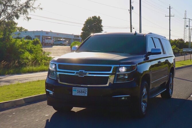 Private Luxury Providenciales Intl Airport Roundtrip Transfer - The driver experience and local help