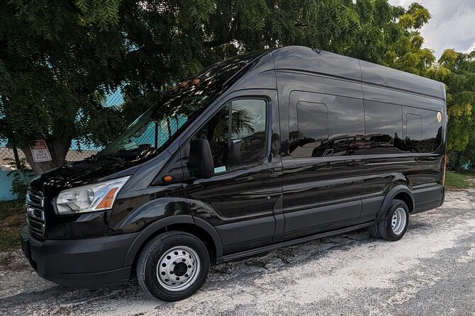 Private Luxury Transfer to/from Airport Turks and Caicos - The people and vehicle behind the service