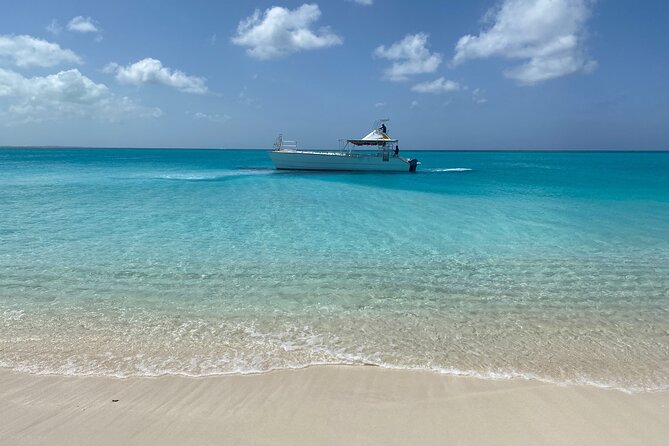 Private Reef, Beach and Sandbar Tour from Providenciales - Lunch and the open drink service