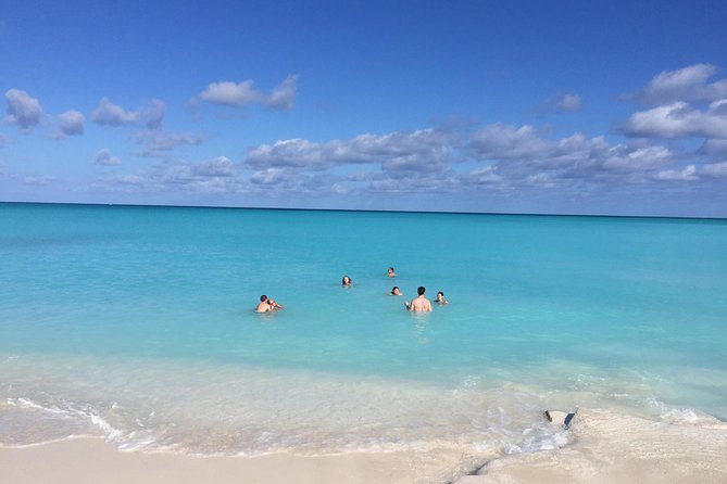 Providenciales Unmissable Sightseeing Tour - The Hole and Blue Mountain bring variety